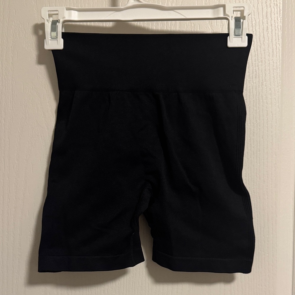 Amazon seamless scrunch butt shorts.